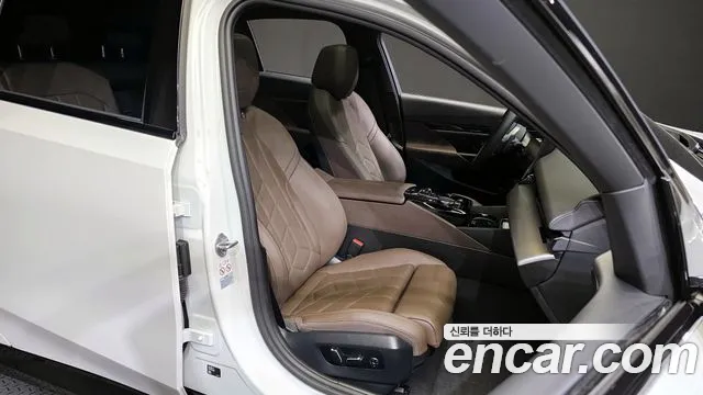 BMW 5 Series (G60) 2024 Белый из Кореи, фото 3