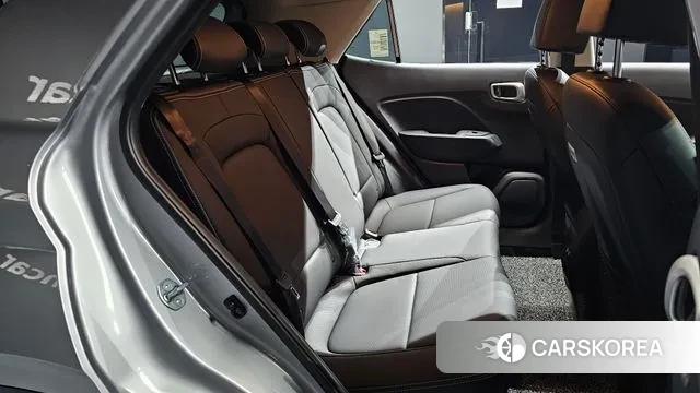 Hyundai Venue 2023 Серебряный из Кореи, фото 3