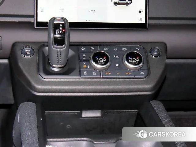 Land Rover Defender (L663) 2024 Черный из Кореи, фото 3