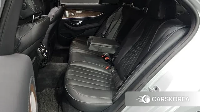 Mercedes-Benz E-Class W213 2020 Серебряный из Кореи, фото 3