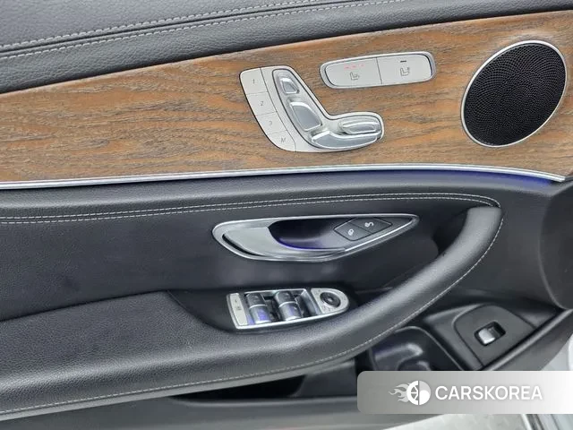 Mercedes-Benz E-Class W213 2018 Серебряный из Кореи, фото 3