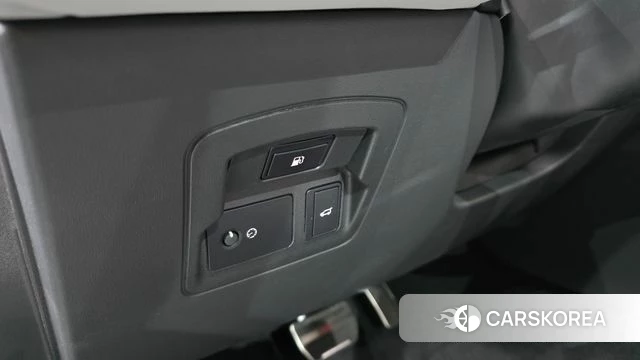 Land Rover Range Rover Velar 2025 Белый из Кореи, фото 3