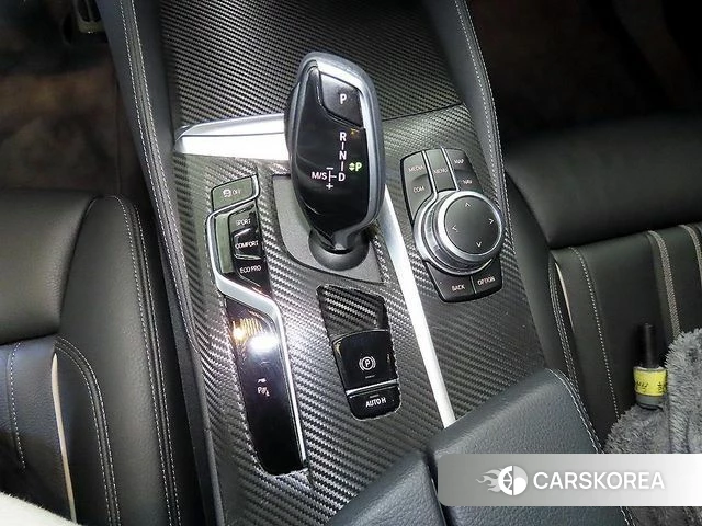 BMW 5 Series (G30) 2022 Серый из Кореи, фото 3
