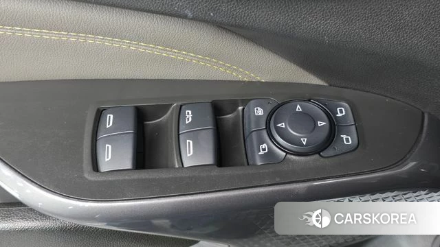 Chevrolet (GM Daewoo) Trax Crossover 2023 Белый из Кореи, фото 3