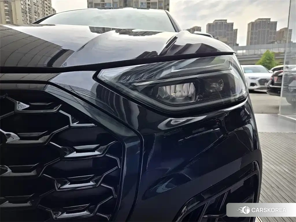 Audi Q5L 2023 Черный из Китая, фото 3