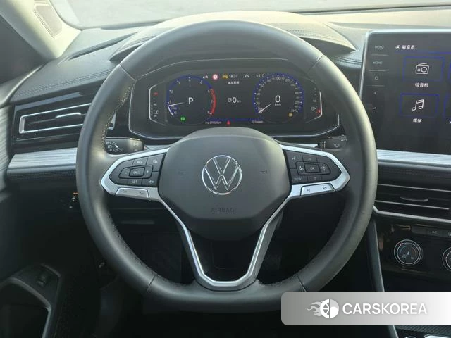 Volkswagen Sagitar 2023 Темно-серый из Китая, фото 3