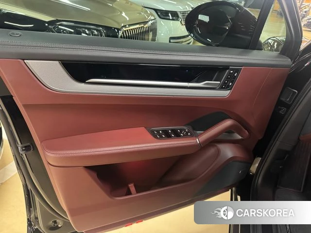 Porsche Cayenne (PO536) 2024 Черный из Кореи, фото 3