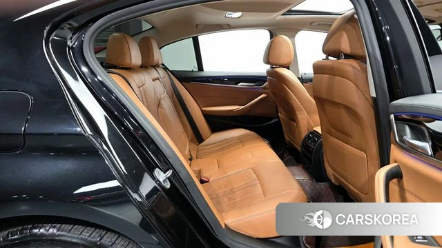 BMW 5 Series (G30) 2018 Черный из Кореи, фото 3