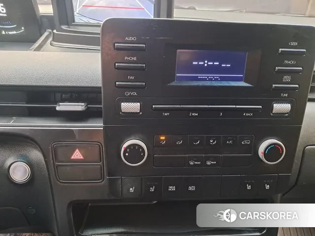 Hyundai Staria 2023 Белый из Кореи, фото 3