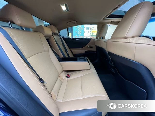 Lexus ES 2024 Синий из Китая, фото 3