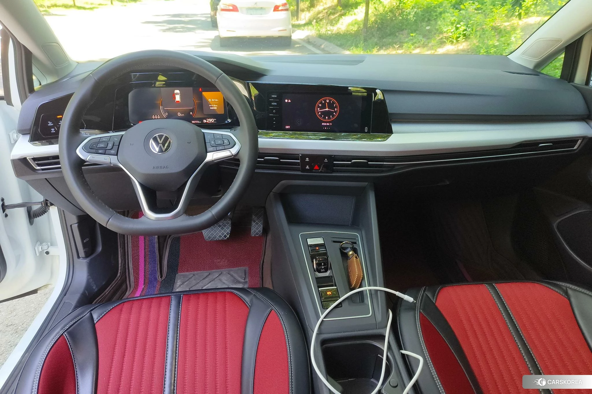 Volkswagen Golf 2023 Белый из Китая, фото 3