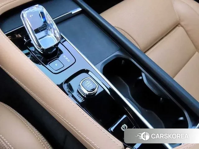 Volvo XC90 second Generation 2025 Белый из Кореи, фото 3