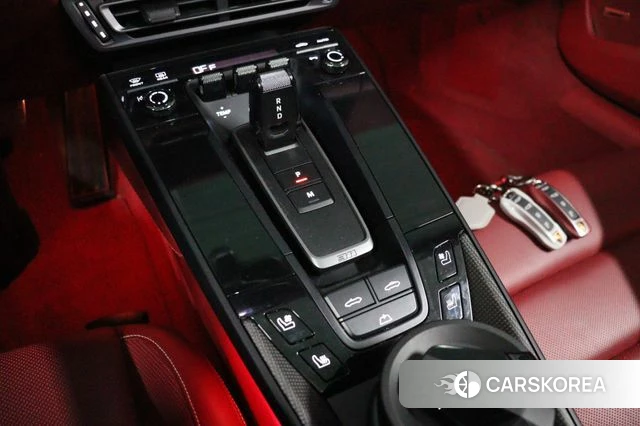 Porsche 911(992) 2023 Жемчужный цвет из Кореи, фото 3