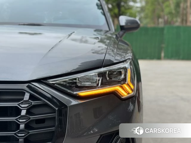 Audi Q3 2022 Темно-серый из Китая, фото 3