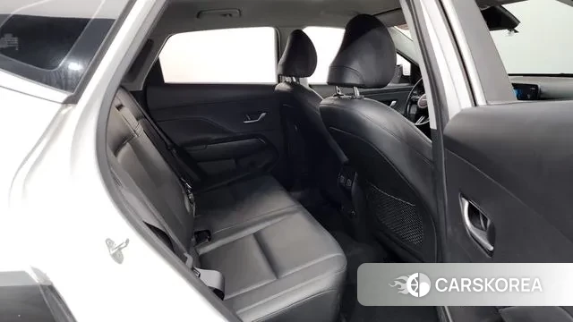 Hyundai Kona (SX2) 2023 Белый из Кореи, фото 3