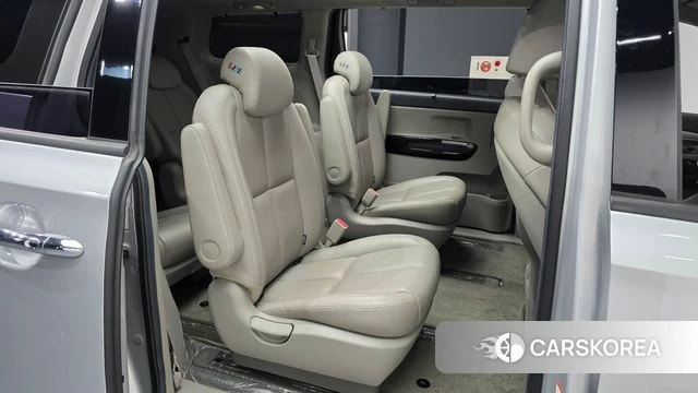 Kia The New Carnival 2019 Серебряный из Кореи, фото 3