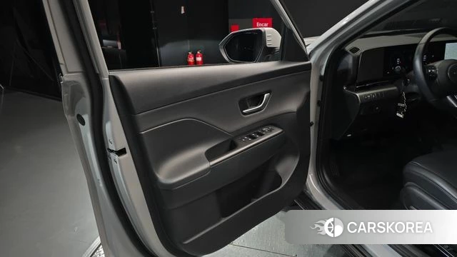 Hyundai Kona (SX2) 2023 Серебристо-серый из Кореи, фото 3