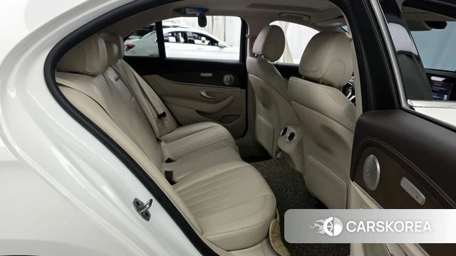 Mercedes-Benz E-Class W213 2019 Белый из Кореи, фото 3