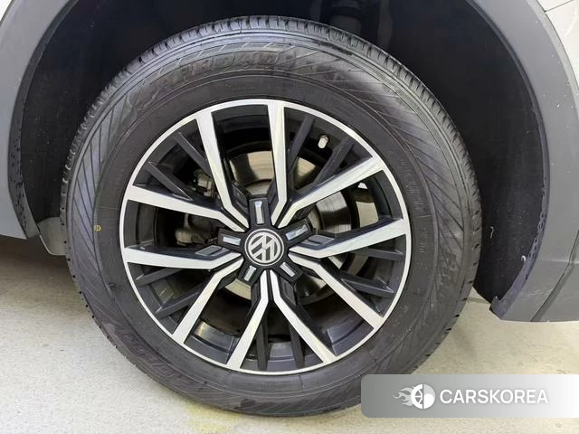Volkswagen Tiguan L 2018 Белый из Китая, фото 3