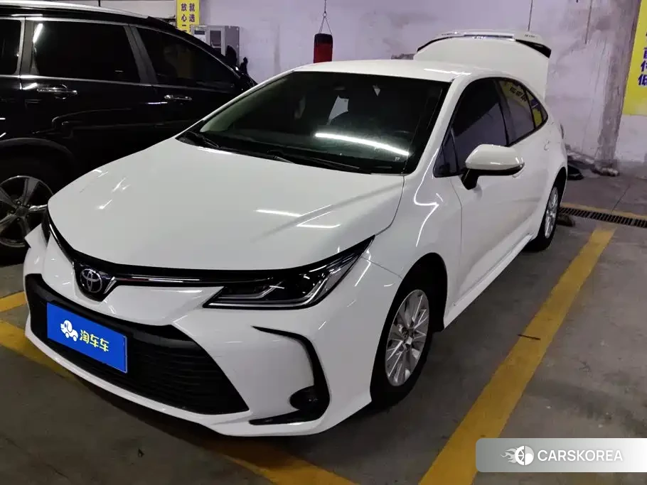 Toyota Corolla 2023 Белый из Китая, фото 3