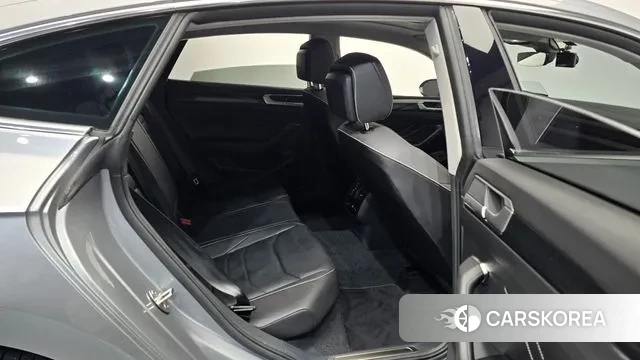 Volkswagen Arteon 2022 Серебристо-серый из Кореи, фото 3