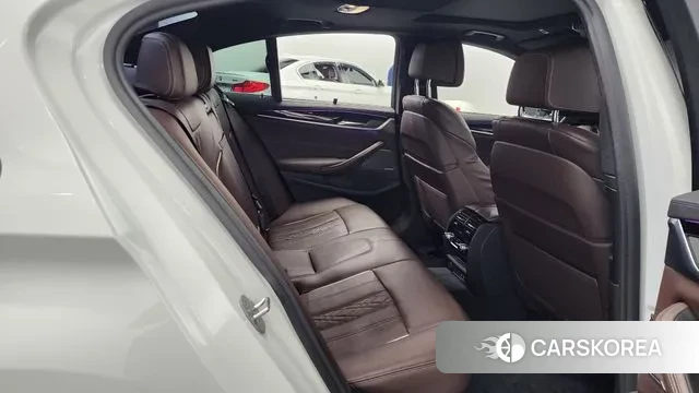 BMW 5 Series (G30) 2022 Белый из Кореи, фото 3