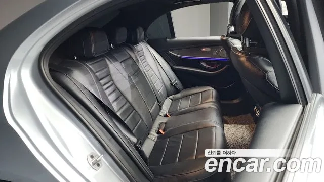 Mercedes-Benz E-Class W213 2022 Серебристо-серый из Кореи, фото 3