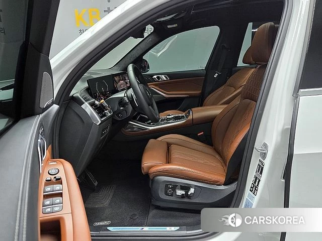 BMW X7 (G07) 2025 Белый из Кореи, фото 3