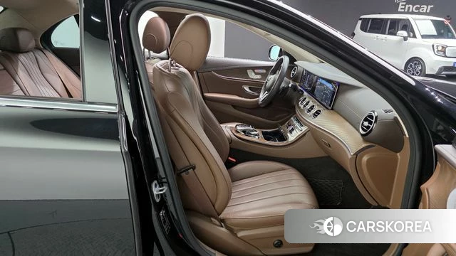 Mercedes-Benz E-Class W213 2019 Черный из Кореи, фото 3