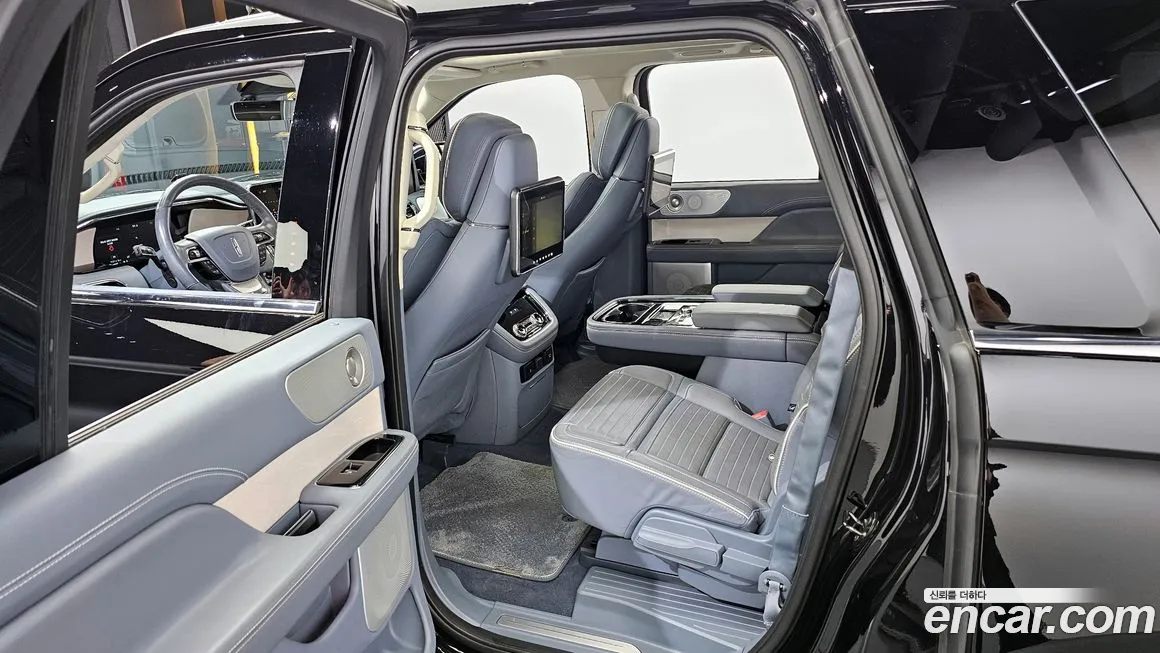 Lincoln Navigator 2021 Черный из Кореи, фото 3