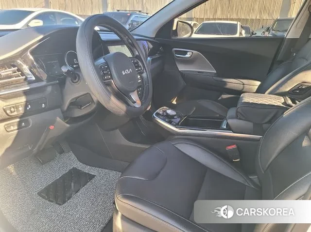 Kia Niro Plus 2022 Белый из Кореи, фото 3