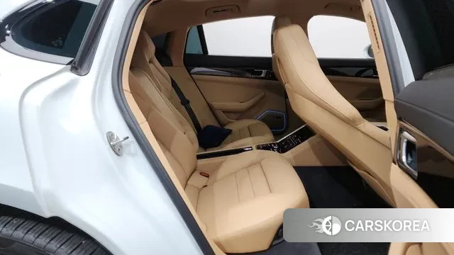 Porsche Panamera (971) 2023 Белый из Кореи, фото 3