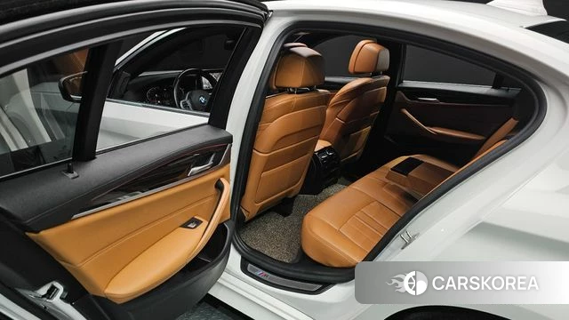 BMW 5 Series (G30) 2021 Белый из Кореи, фото 3