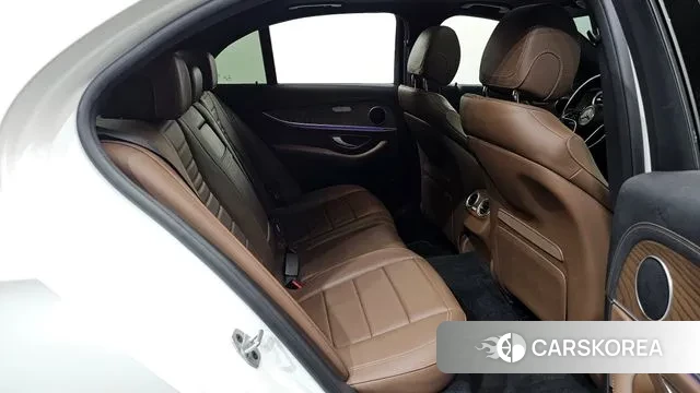 Mercedes-Benz E-Class W213 2021 Белый из Кореи, фото 3