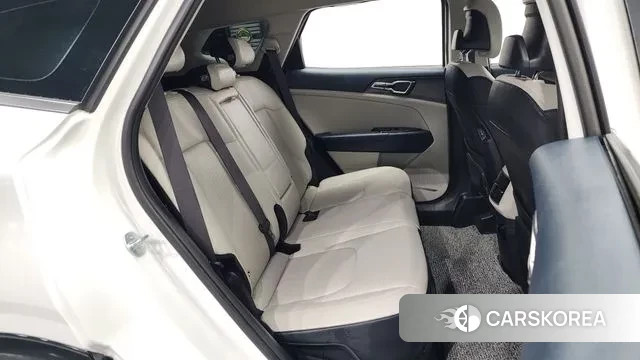 Kia Sportage 5th Generation Hybrid 2023 Белый из Кореи, фото 3