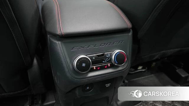 Ford Explorer 6th Generation 2025 Белый из Кореи, фото 3
