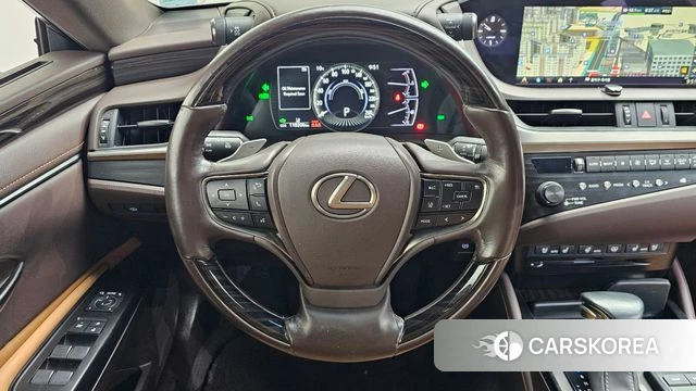 Lexus ES300h 7th generation 2018 Песочный из Кореи, фото 3