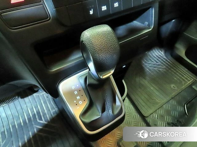Hyundai Staria 2022 Белый из Кореи, фото 3