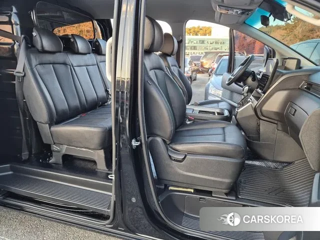 Hyundai Staria 2024 Черный из Кореи, фото 3