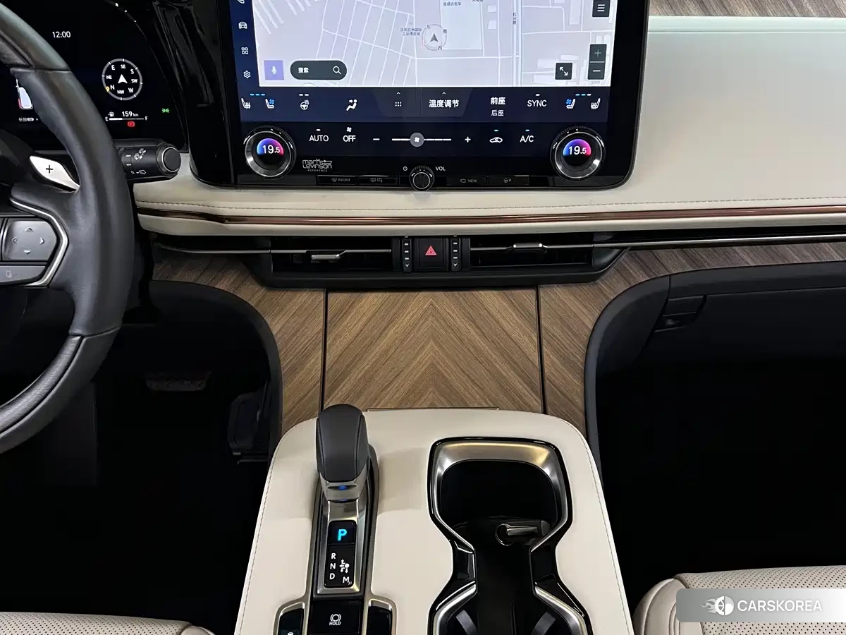 Lexus LM 2025 Черный из Китая, фото 3