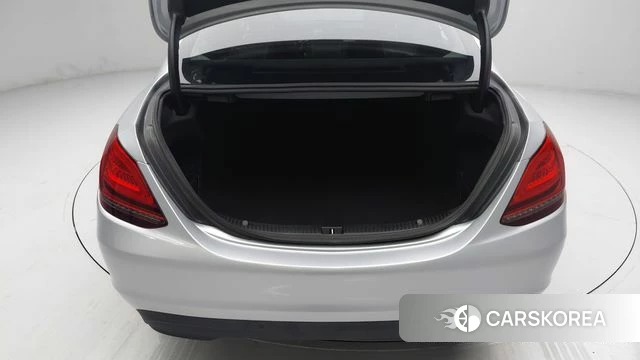 Mercedes-Benz C-Class W205 2019 Серебряный из Кореи, фото 3