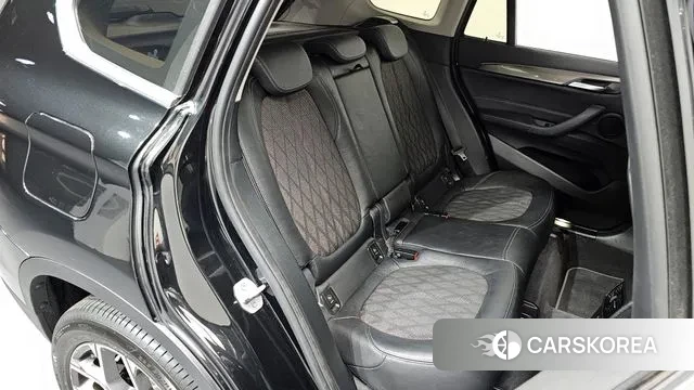 BMW X1 (F48) 2021 Черный из Кореи, фото 3