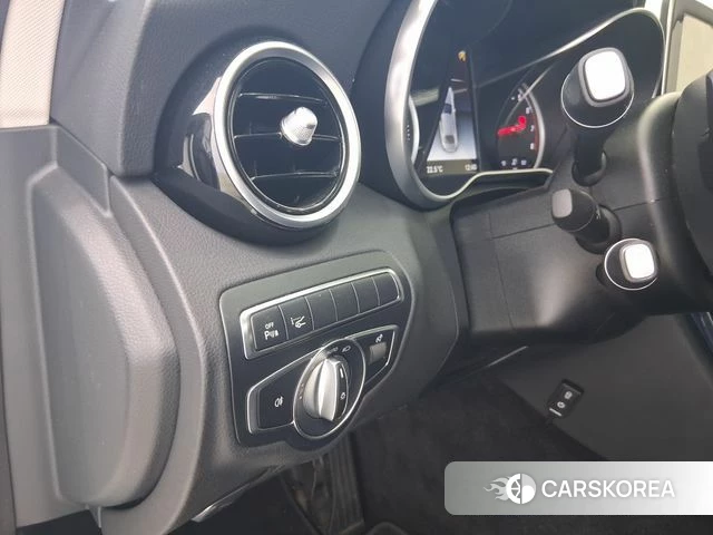 Mercedes-Benz C-Class W205 2018 Белый из Кореи, фото 3