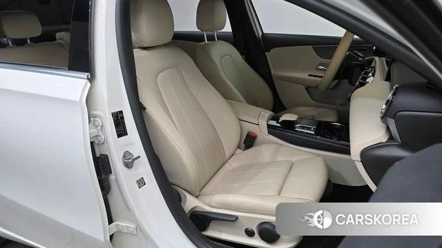 Mercedes-Benz A-Class W177 2021 Белый из Кореи, фото 3