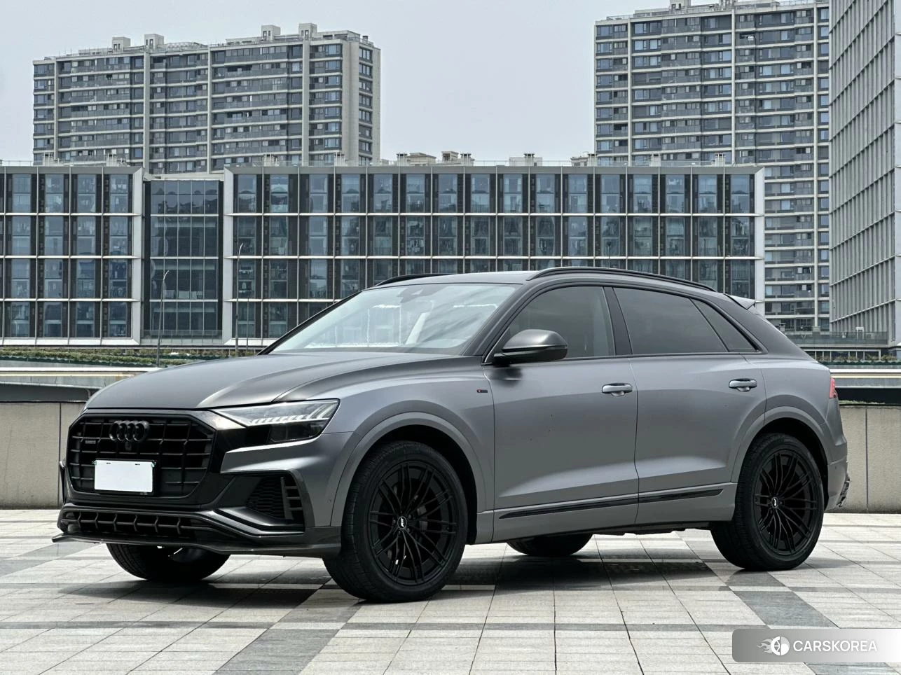 Audi Q8 2020 Темно-серый из Китая, фото 3