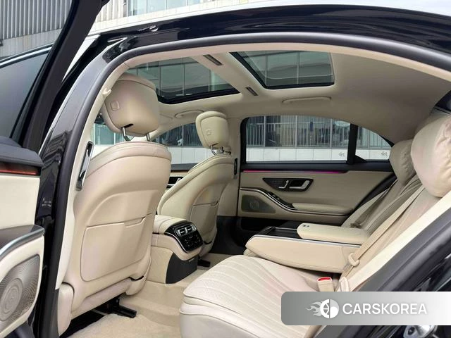 Mercedes-Benz S-class 2024 Черный из Китая, фото 3