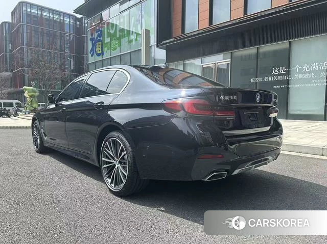 BMW 5 series 2023 Черный из Китая, фото 3