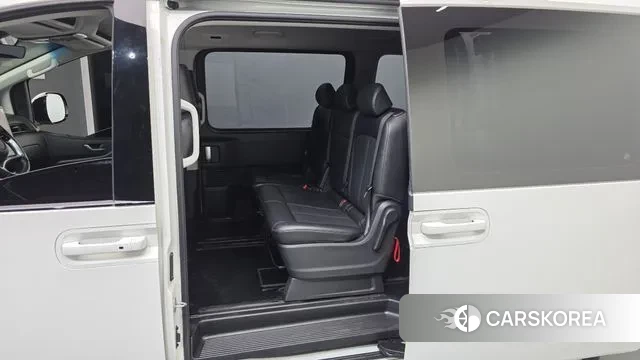 Hyundai Staria 2022 Белый из Кореи, фото 3