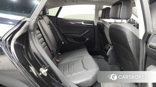 Volkswagen Arteon 2023 Черный из Кореи, фото 3