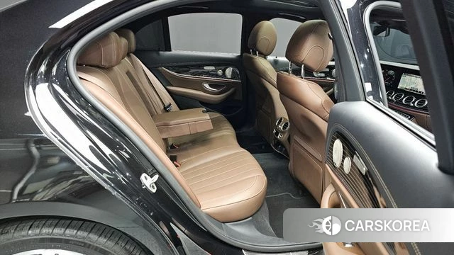 Mercedes-Benz E-Class W213 2021 Черный из Кореи, фото 3